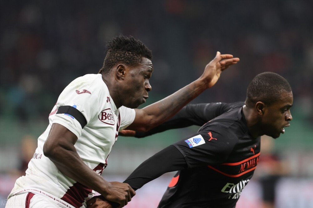  AC米兰锋线哑火闷平都灵错失登顶良机  